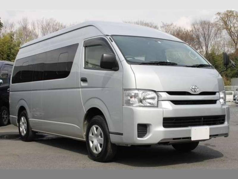 Sejarah Toyota Hiace di Indonesia, Andalan Travel Sejarah Toyota Hiace