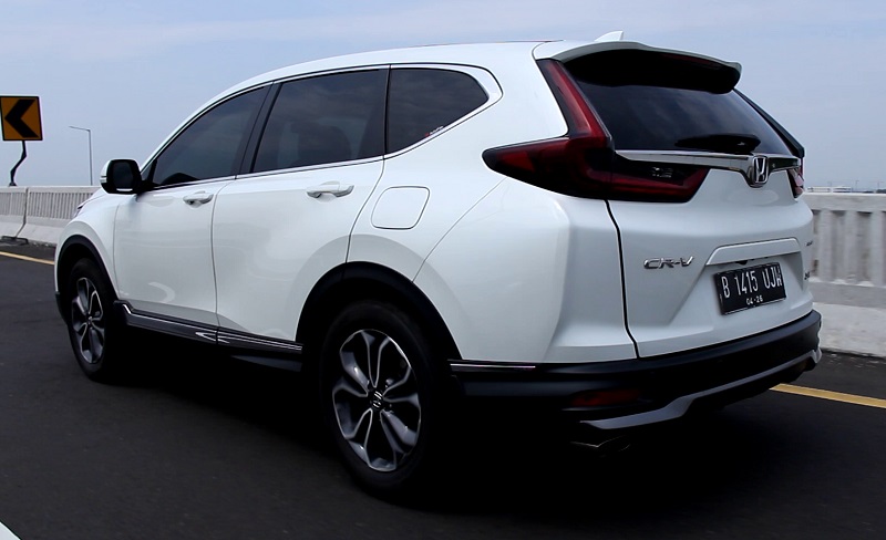 Test Drive Honda CR-V Turbo, Si Mahal Tapi Nyaman! test drive honda crv turbo - tampak belakang