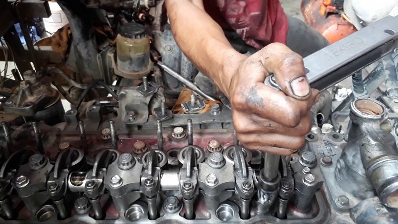 10 Cara Setel Klep Mobil, Ikuti Langkahnya Pasti Bisa! cara setel klep mobil