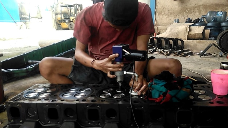 Cara Skir Klep Mesin Mobil, Harus Teliti dan Sabar! cara skir klep mesin mobil