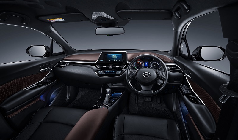 Toyota Luncurkan C-HR Hybrid dengan TSS, Semakin Mahal! interior toyota c-hr hyrbid dengan tss