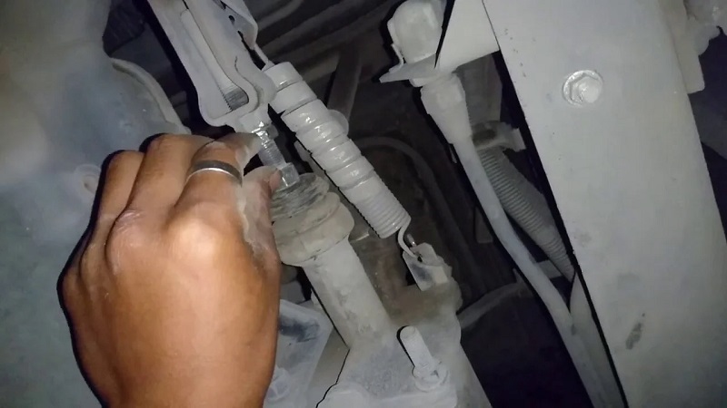 Ganti Oli Transmisi Mobil Manual, Kapan dan Berapa Biayanya? Ganti oli transmisi mobil manual
