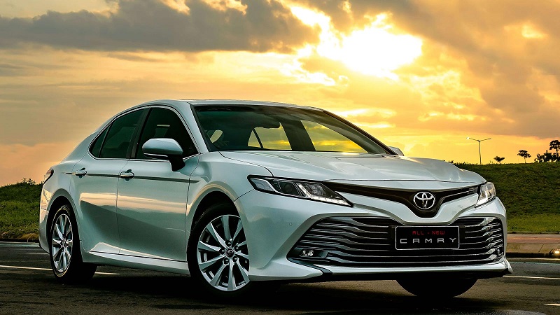 5 Jenis dan Harga Mobil Sedan Toyota Terbaru, Cek Sebelum Beli! Mobil sedan Toyota terbaru
