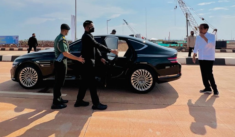 Jokowi Naik Genesis G80 Electric, Mobil Apa Itu? jokowi naik genesis g80 electric 002