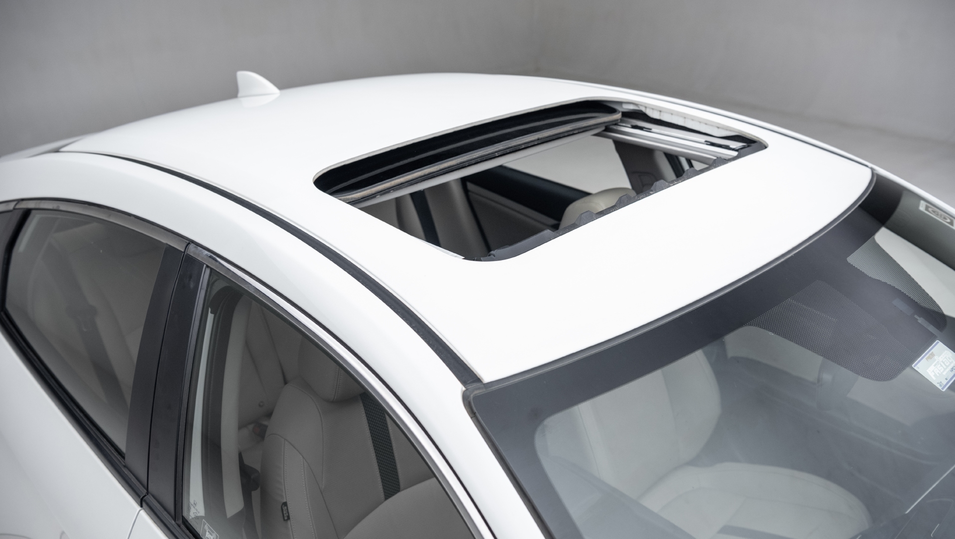 Perbedaan Sunroof, Moonroof, dan Panoramic Roof di Mobil! Perbedaan sunroof, moonroof, dan panoramic roof
