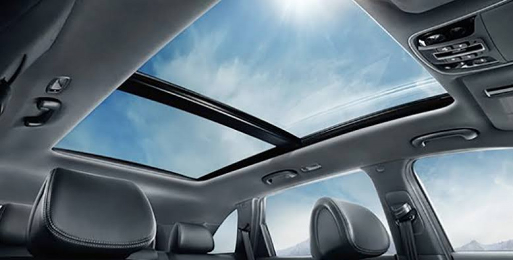Perbedaan Sunroof, Moonroof, dan Panoramic Roof di Mobil! Perbedaan sunroof, moonroof, dan panoramic roof