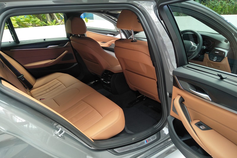 Spesifikasi BMW 530i Touring M Sport, Mewah dan Sporty! BMW 530i Touring M Sport