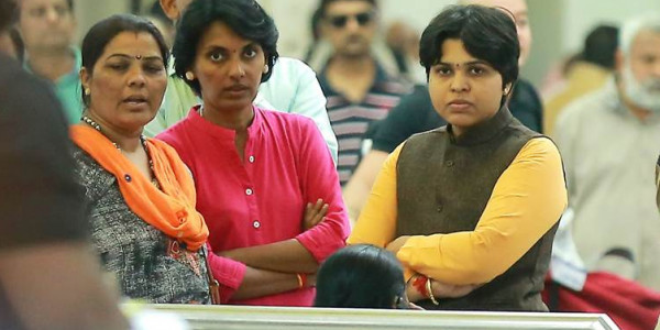 Activist Trupti Desai aborts plan to visit Sabarimala amid protests, vows to return without notice