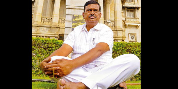 Mayakonda Congress MLA abuses senior IAS officer, tries to assault him