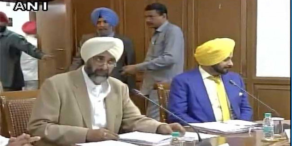 पंजाब में कैप्टन की सरकार, लेकिन यहां तो अब भी 'बादल' राज है