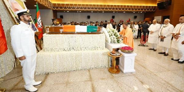 यूपी में अटल बिहारी स्मारक बनाएगी याेगी सरकार, यूपी कैबिनेट में पास हाे सकता है प्रस्ताव