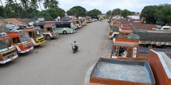 Lorry operators begin nationwide indefinite strike