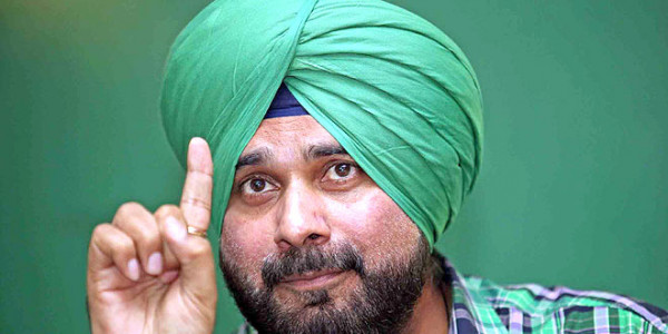 Pak Army Chief Wants Peace, Our Government Must Take a Step Ahead: Navjot Singh Sidhu