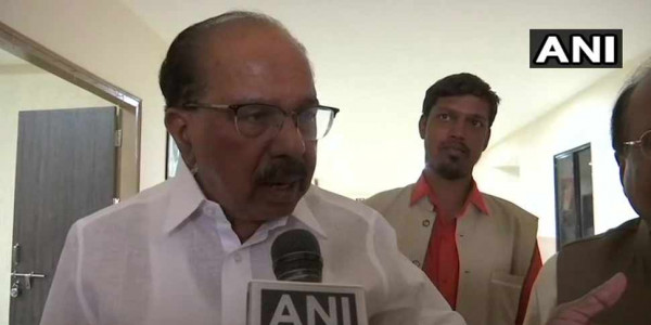 verappa-moily-says-yogi-should-be-like-a-ascetic-first