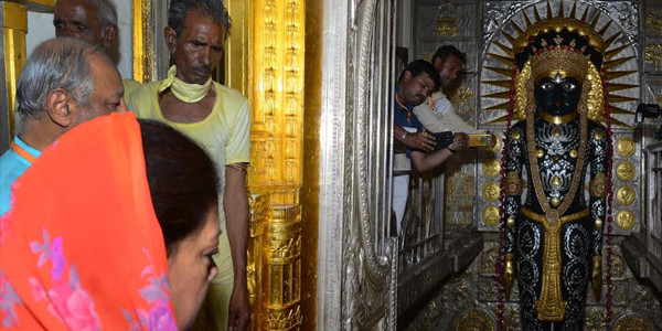 मुख्यमंत्री ने श्री नागेश्वर पाश्र्वनाथ तीर्थ में पूजा-अर्चना की