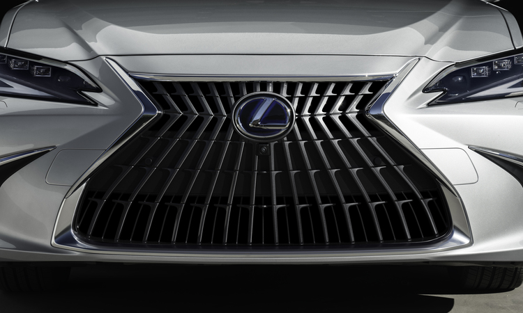 Editors%2 Fimages%2 F1635409688282 Lexus Debuts New Es In Singapore With Prices Starting From 270000