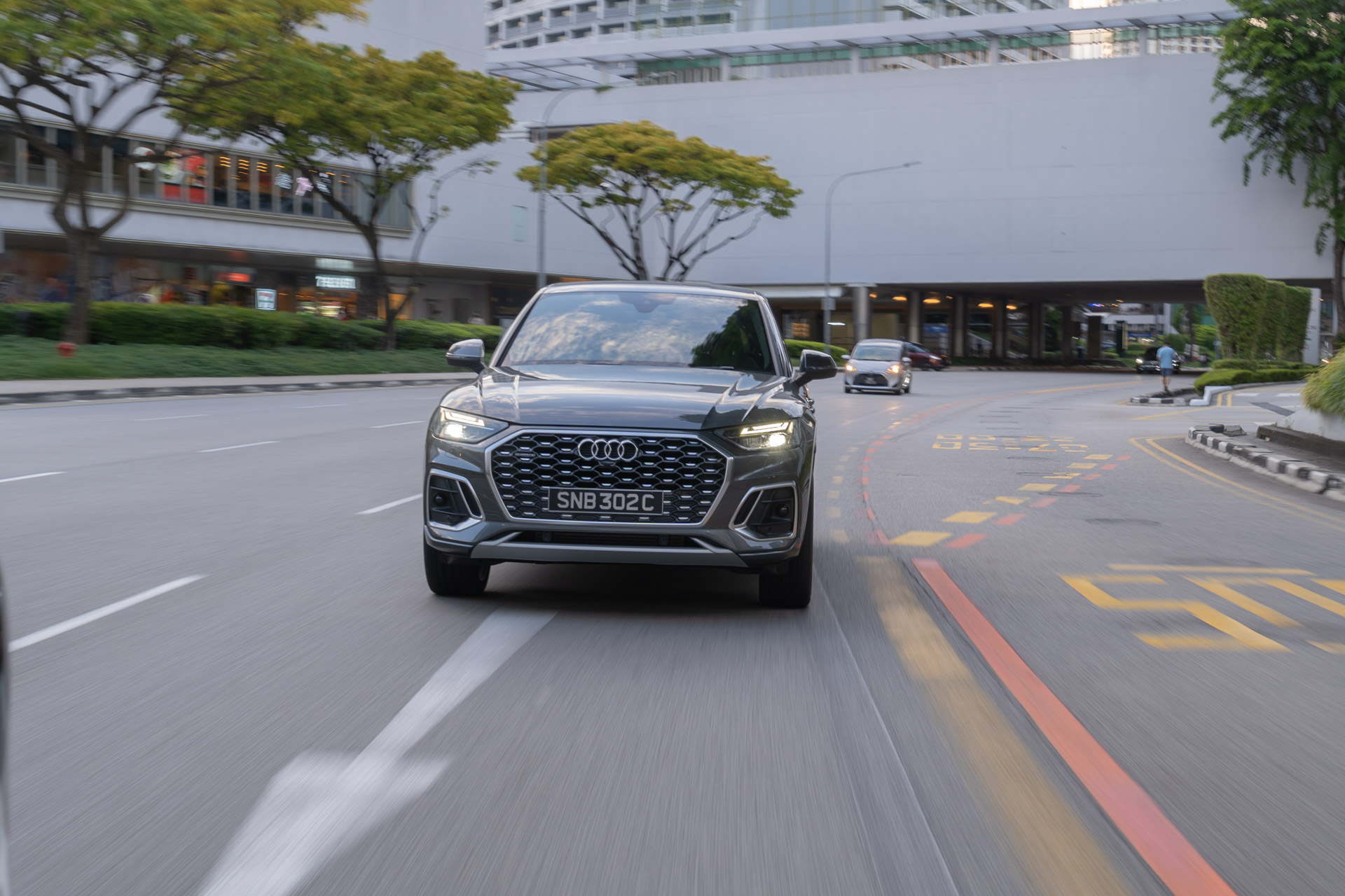 Editors%2 Fimages%2 F1637285436635 Q5+Front+Grille