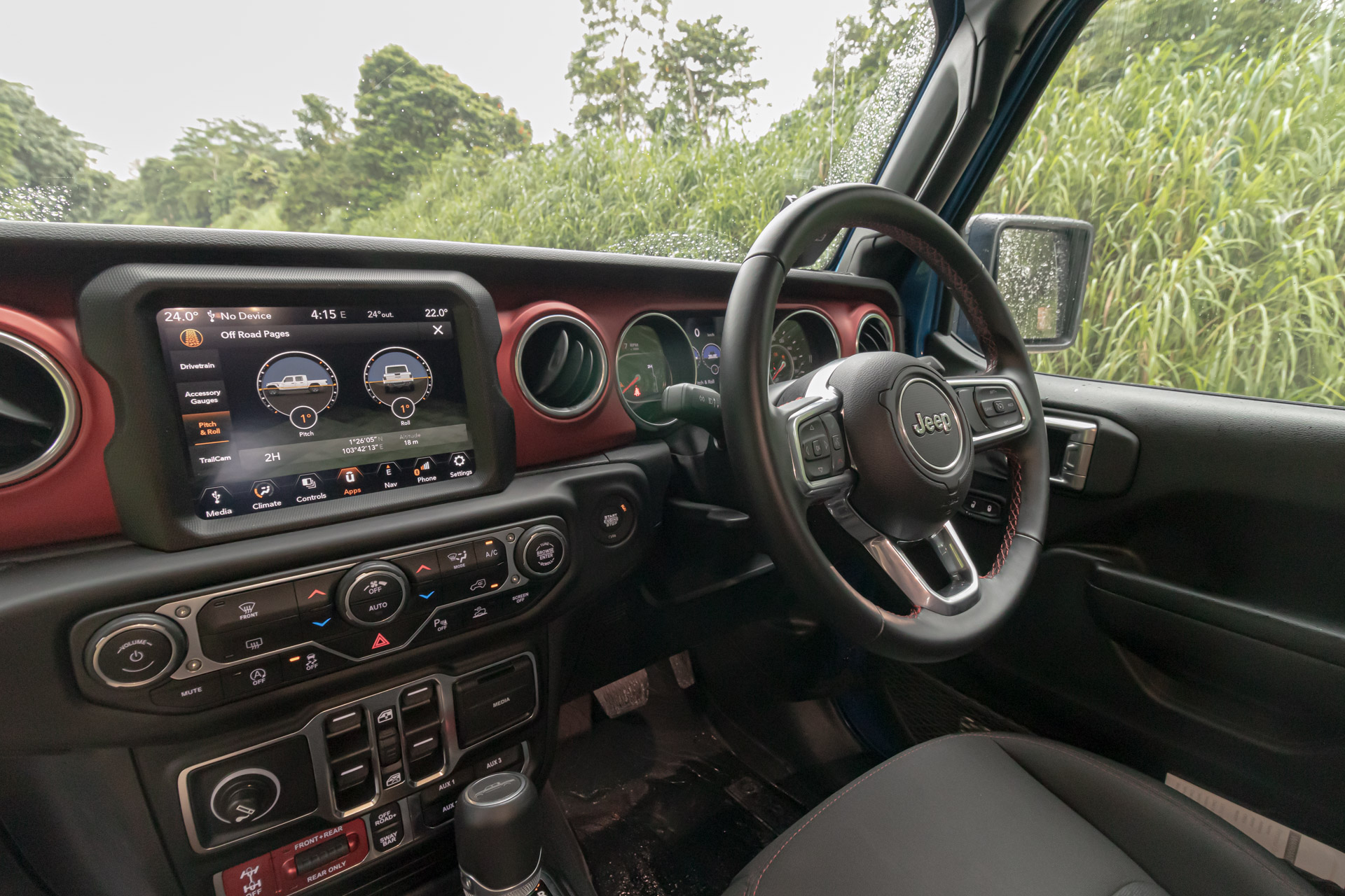 Editors%2 Fimages%2 F1637928153327 Motorist Jeep Gladiator 11