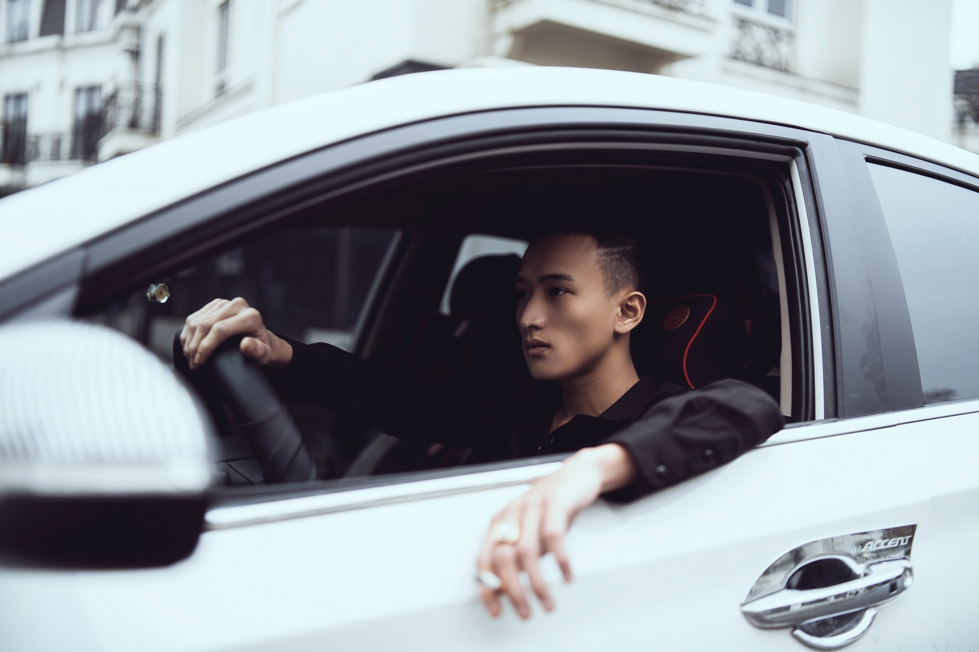 Editors%2 Fimages%2 F1638516655627 Smoking In Car