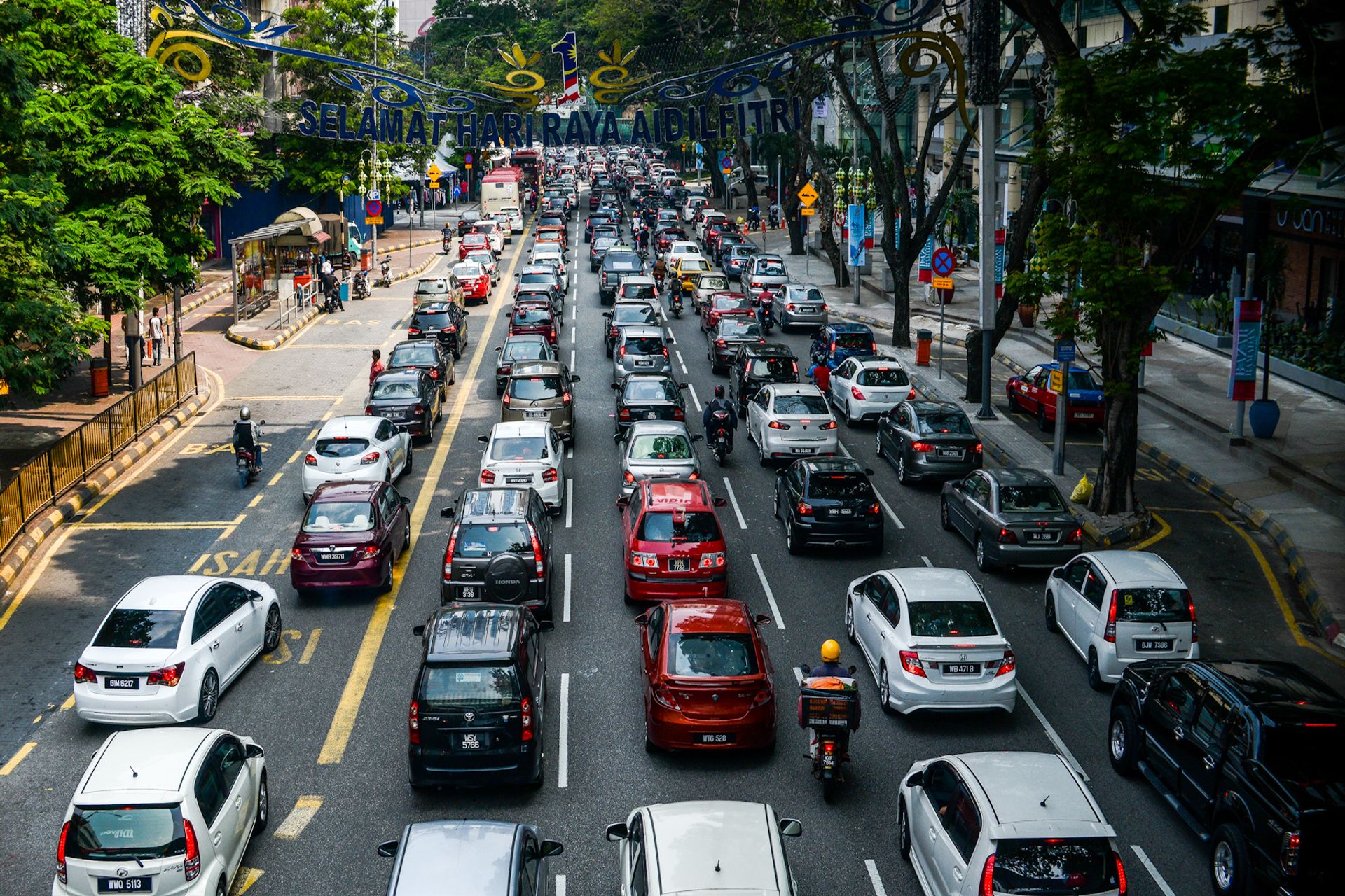 Editors%2 Fimages%2 F1638866952940 Busy Road In Malaysia Featured
