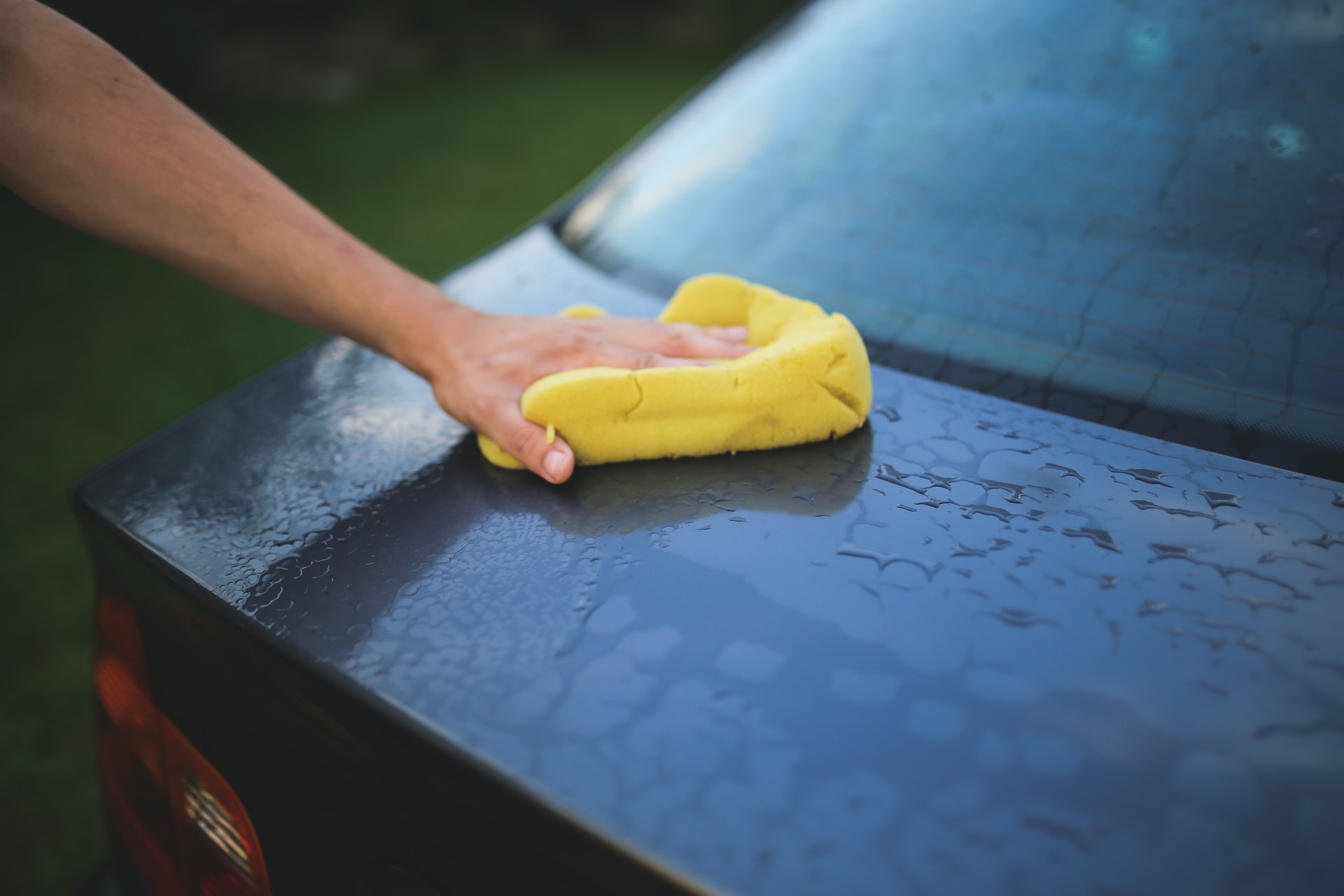 Editors%2 Fimages%2 F1639125790010 Washing Car