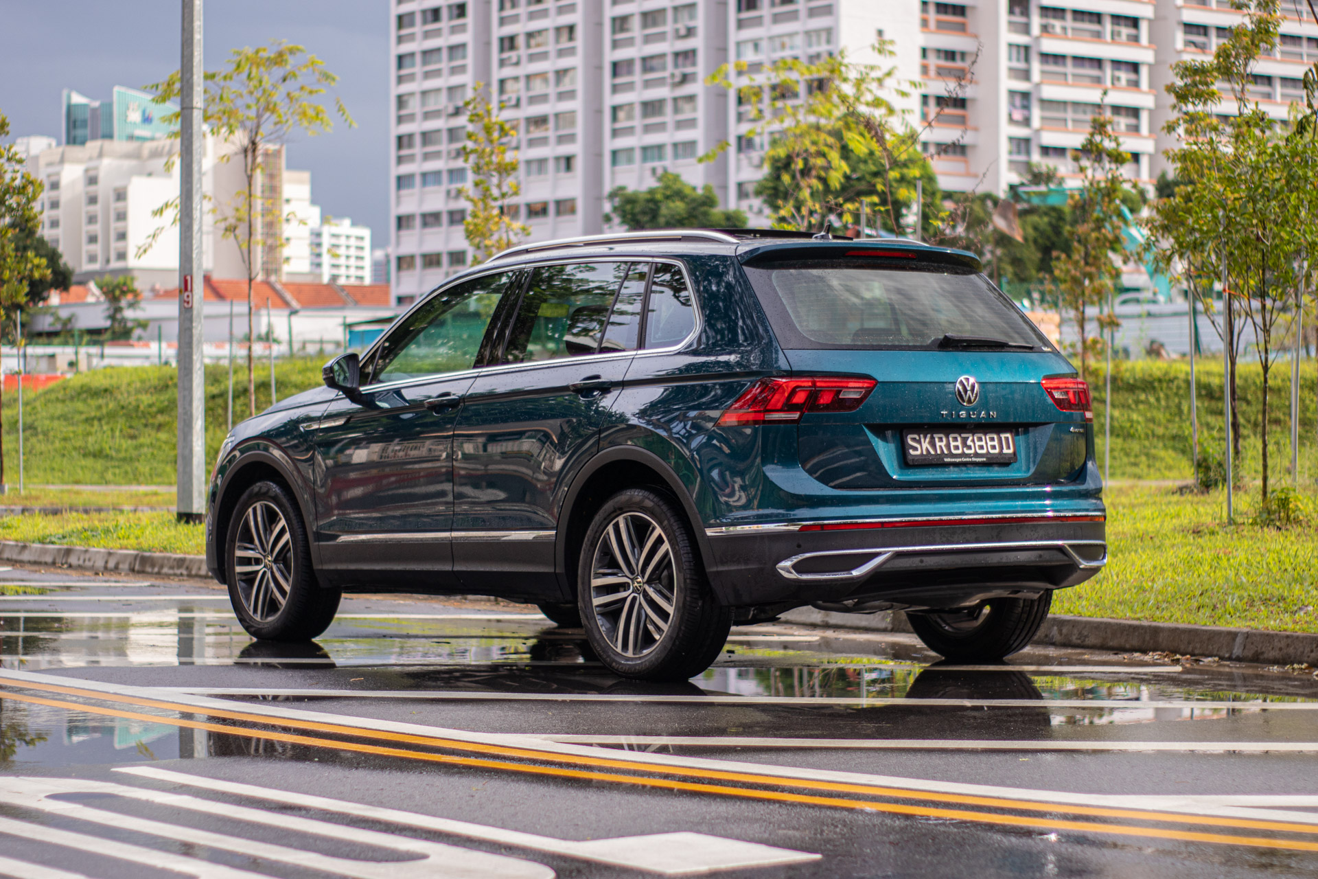 Editors%2 Fimages%2 F1639697994527 Tiguan+Rear+Again