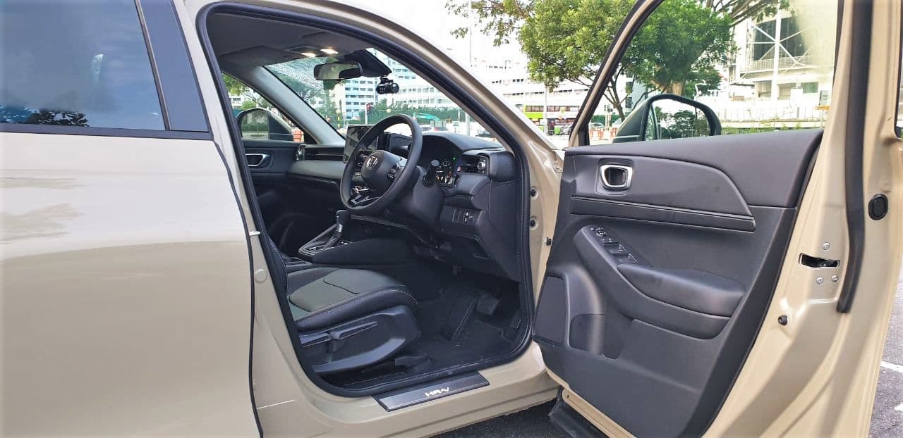 Editors%2 Fimages%2 F1645421369019 Hrv Drivers+Side