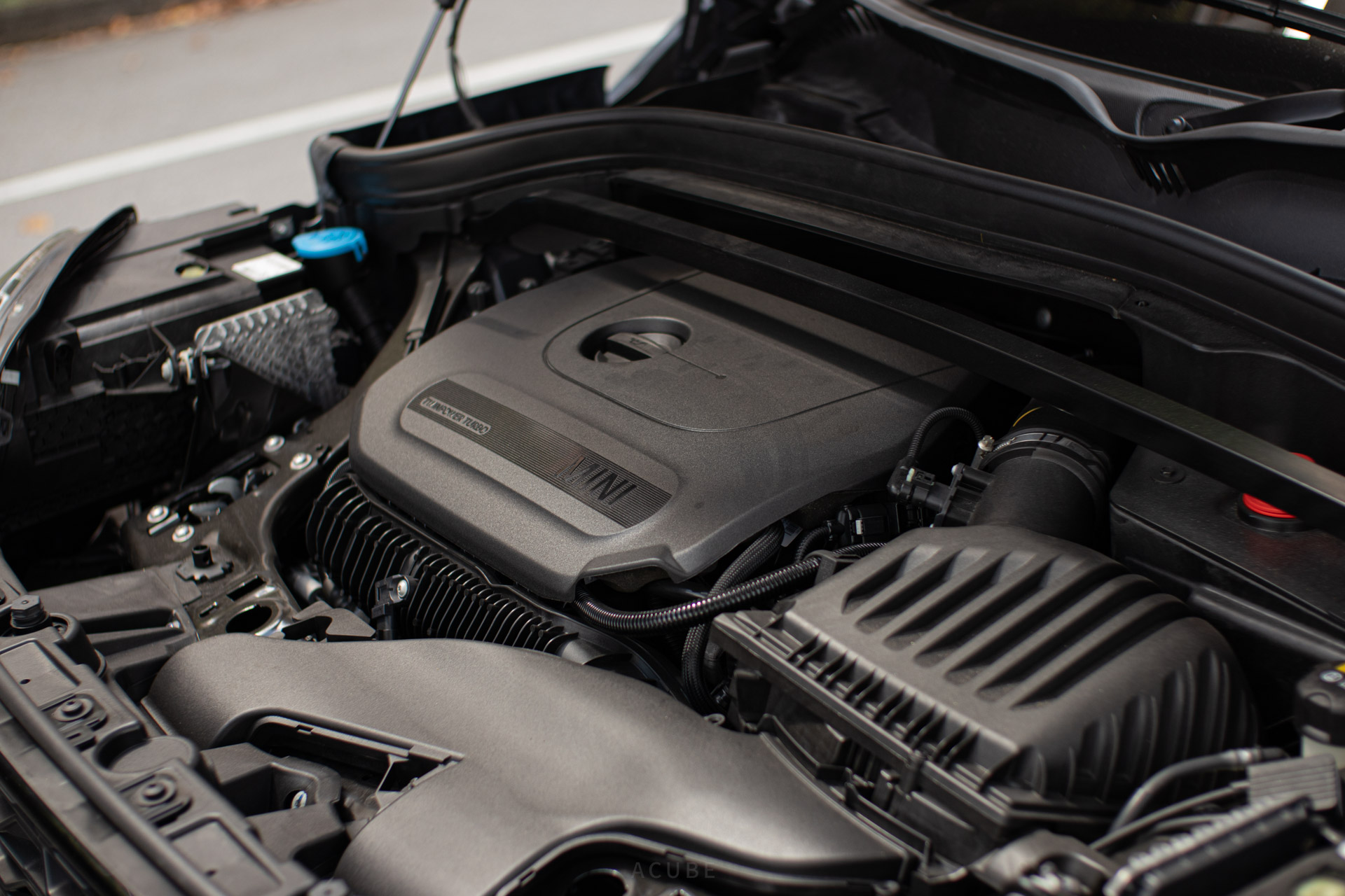 Editors%2 Fimages%2 F1646279189447 Countryman+Engine