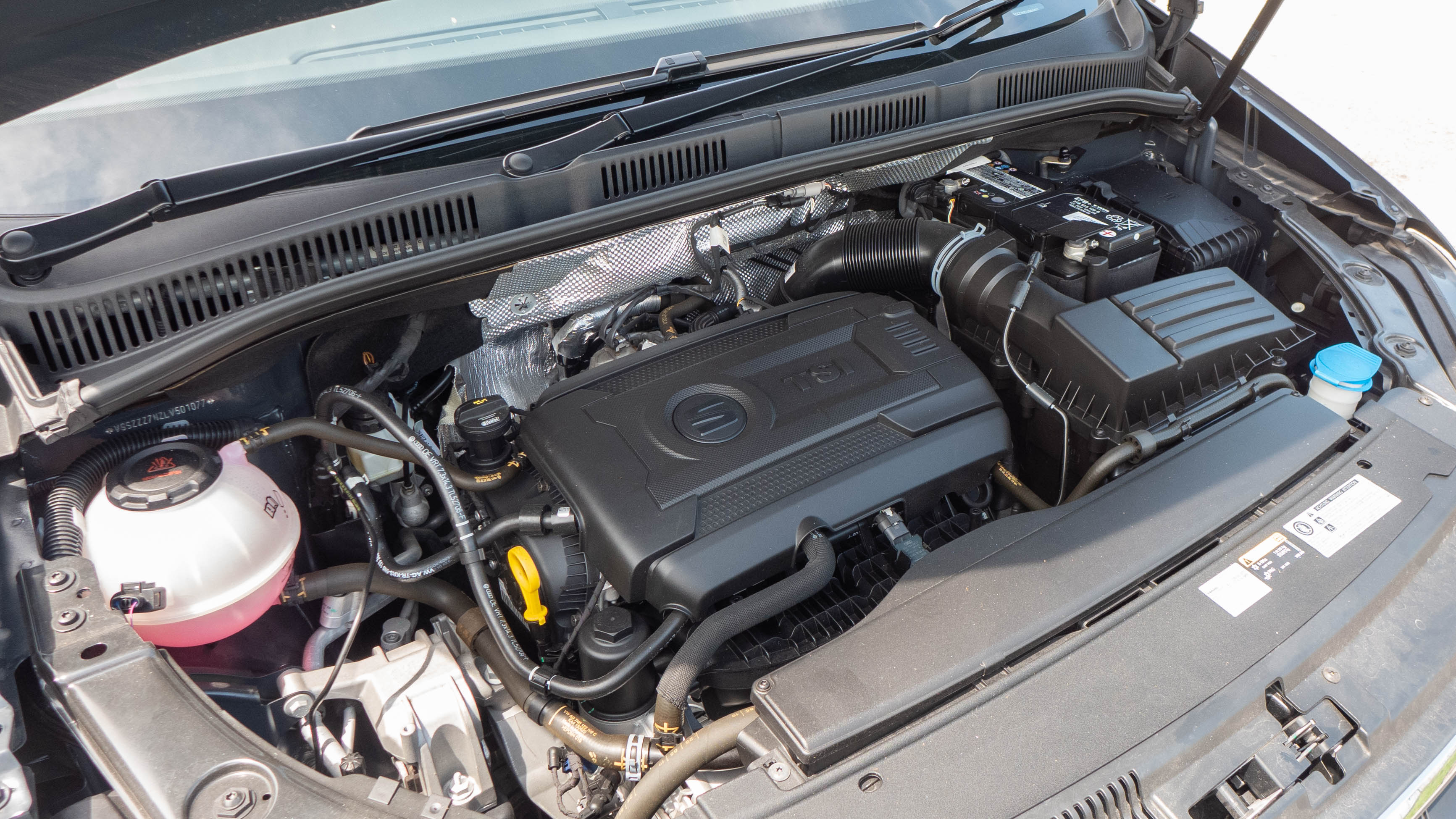 Editors%2 Fimages%2 F1648177631932 Engine+Bay