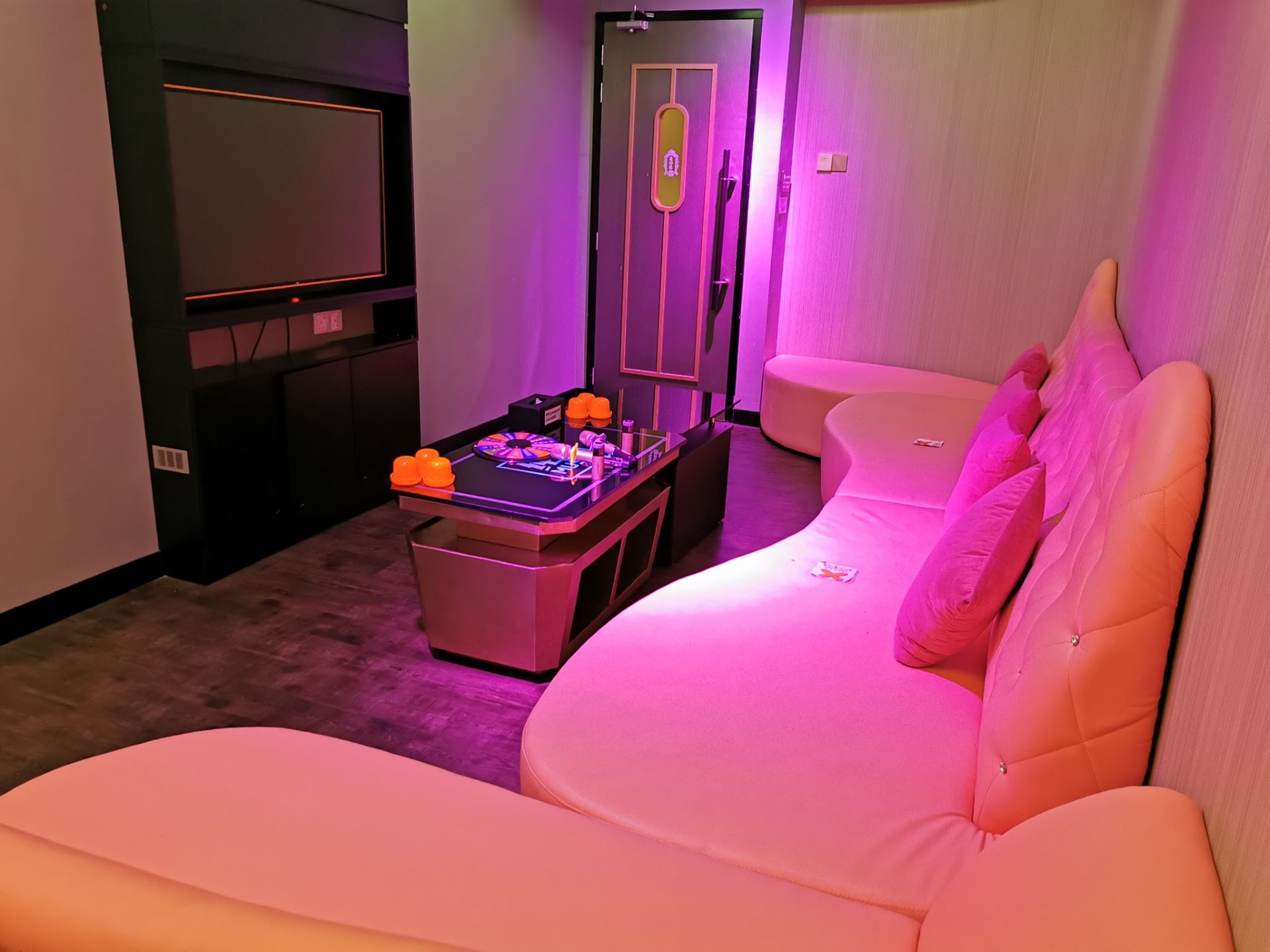 Editors%2 Fimages%2 F1655779857836 Chunkkaraoke