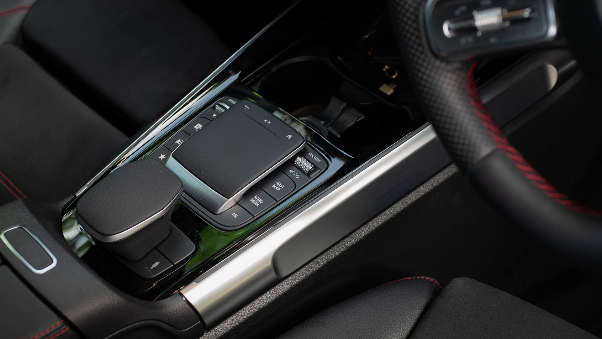 Editors%2 Fimages%2 F1657081610943 Glb Interior2