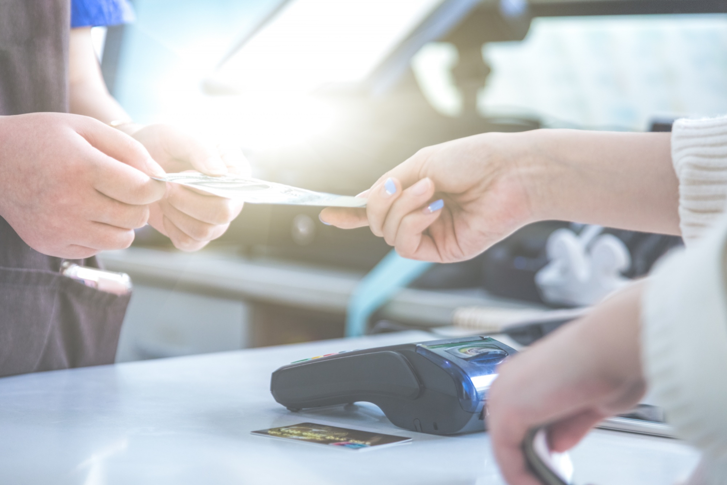 Editors%2 Fimages%2 F1658291177206 Pos Credit Card Settlement Instead Cash Settlement Shopping
