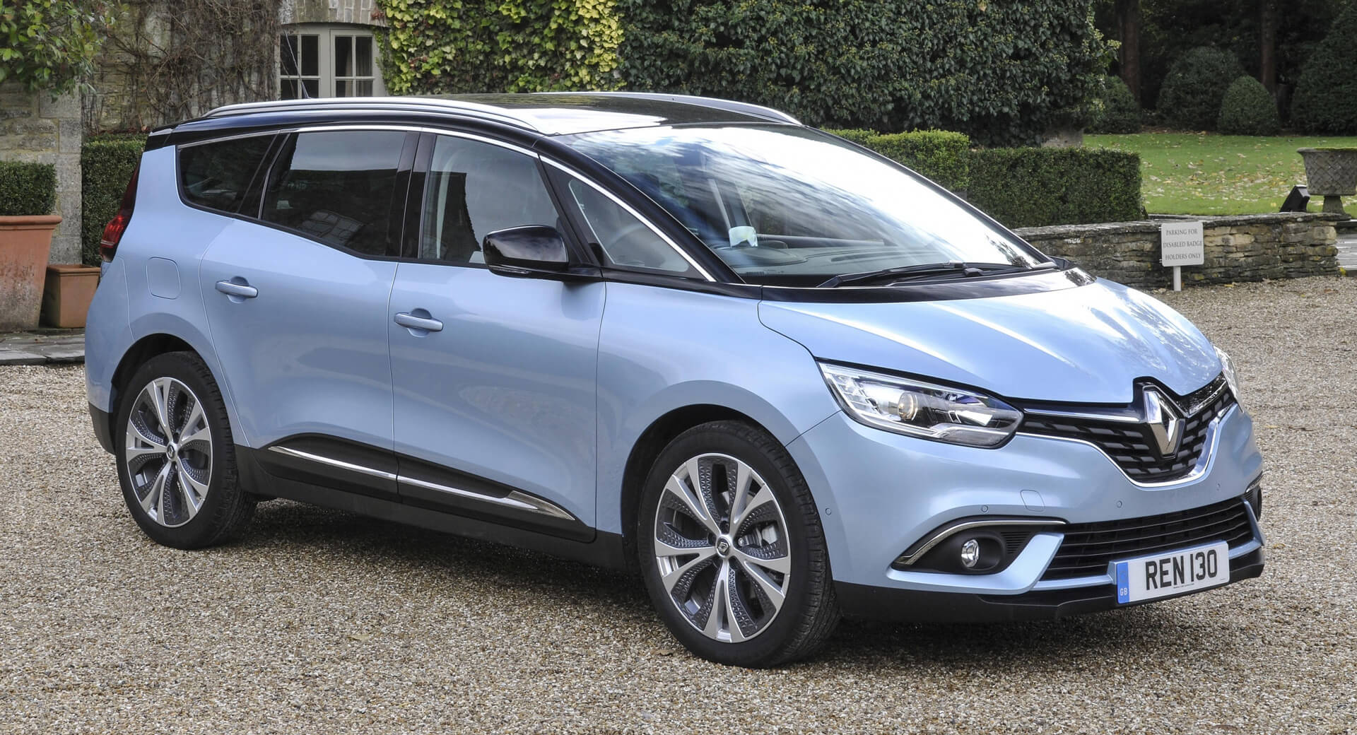 Editors%2 Fimages%2 F1660768368520 2016 Renault Grand Scenic 0