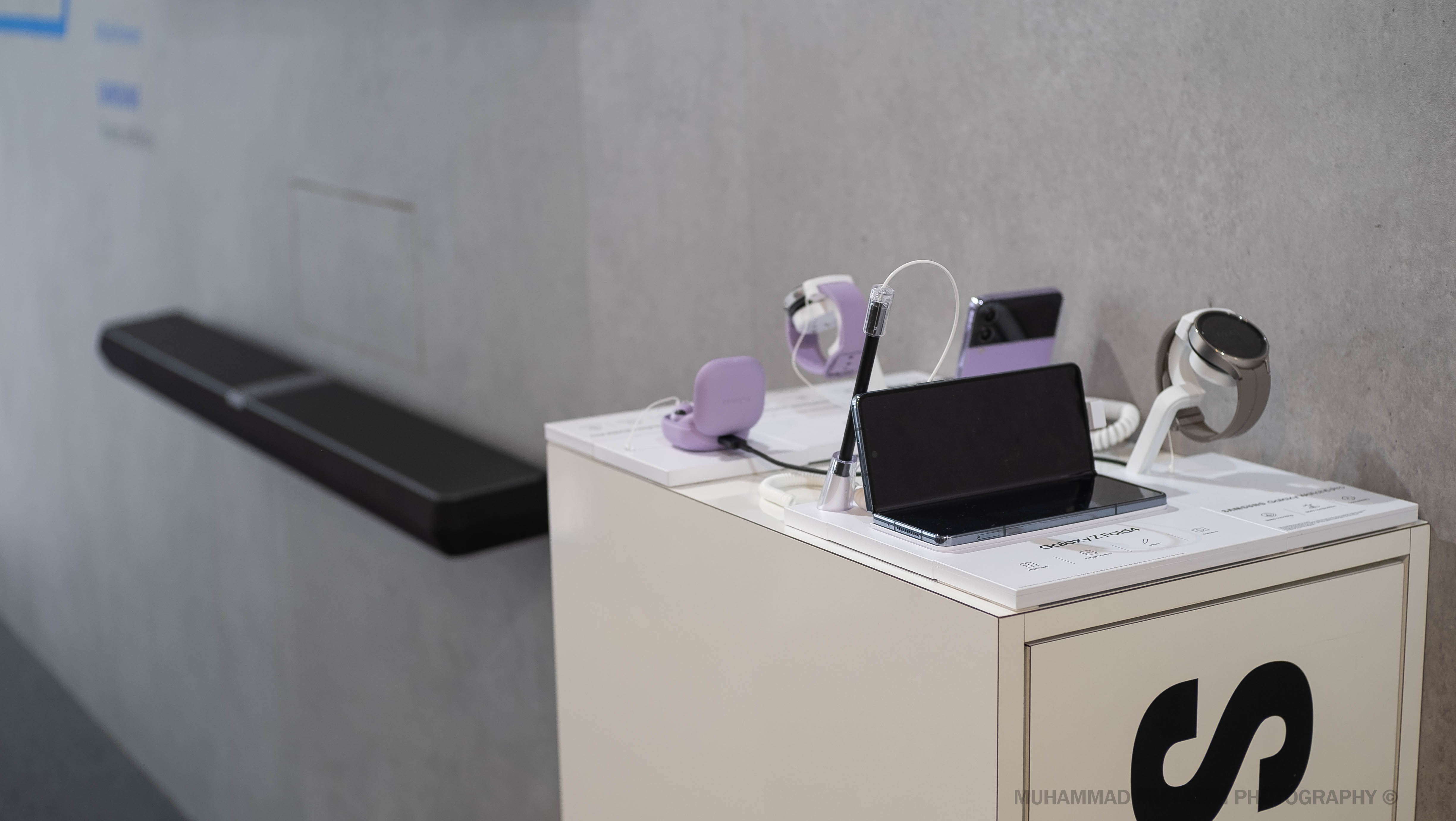 Editors%2 Fimages%2 F1661566836592 Samsung+%2 B+Bowers+%26+Wilkins