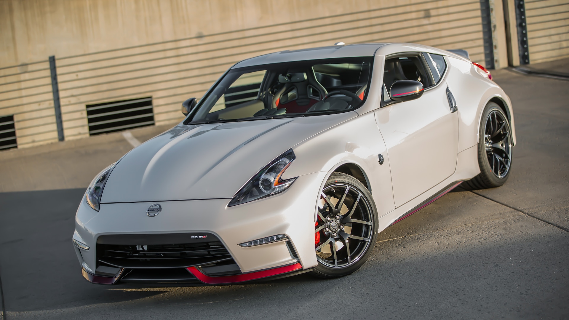 Editors%2 Fimages%2 F1662018308972 Nissan 370 Z Nismo Frt