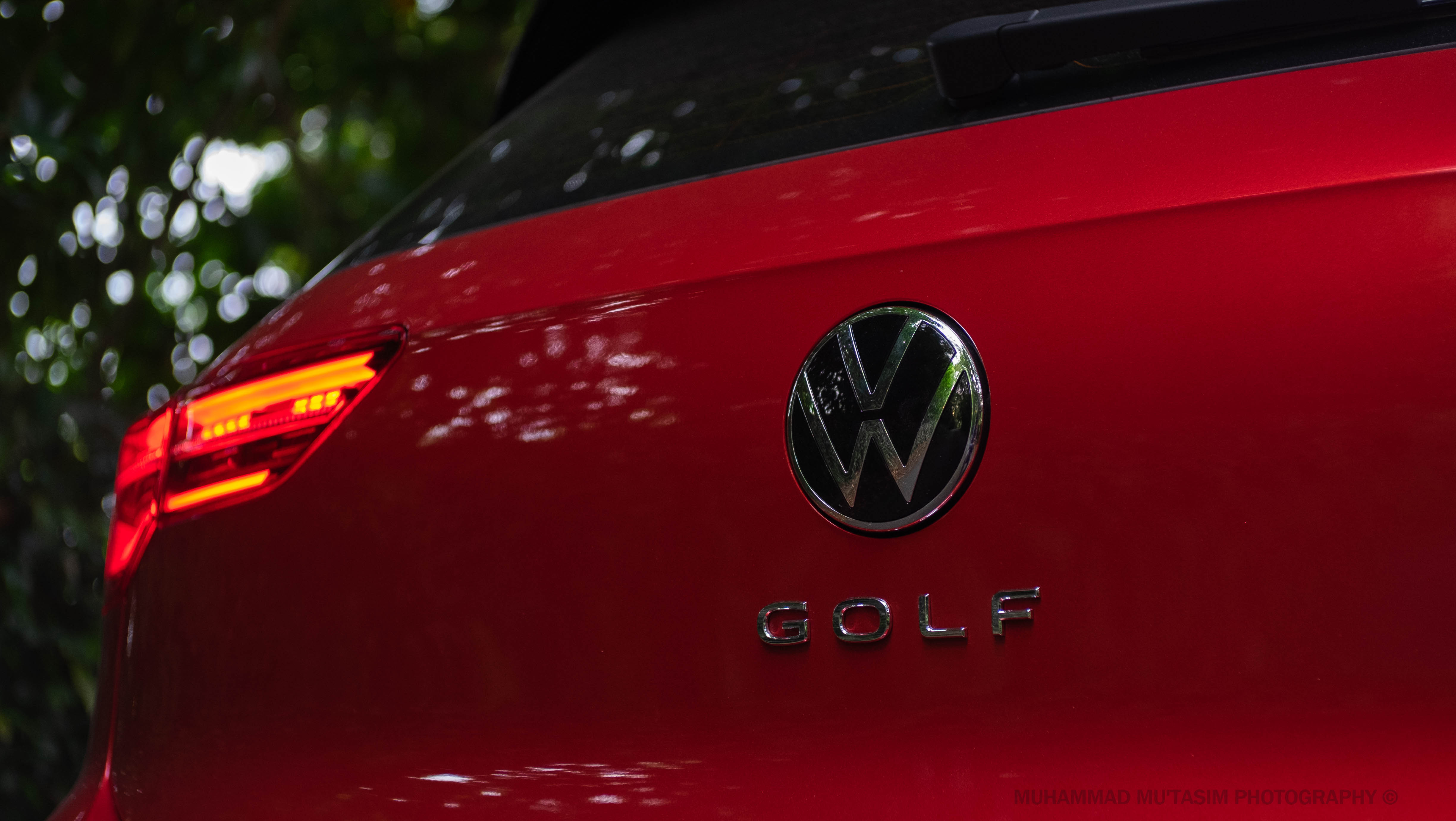 Editors%2 Fimages%2 F1663313594503 Golf+R+Line+ +Rear+Badge