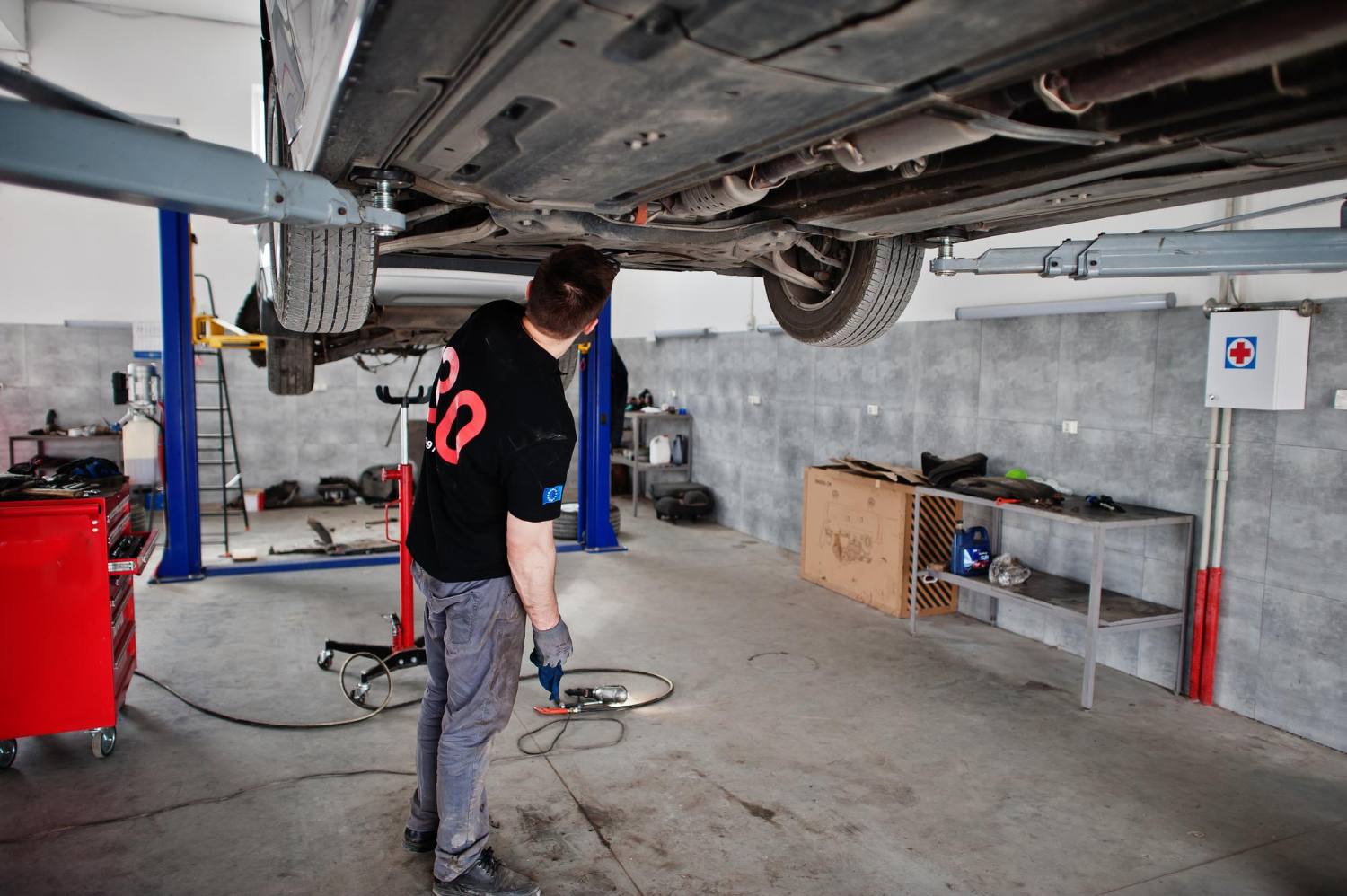 Editors%2 Fimages%2 F1663646989376 Car Repair Maintenance Theme Mechanic Uniform Working Auto Service