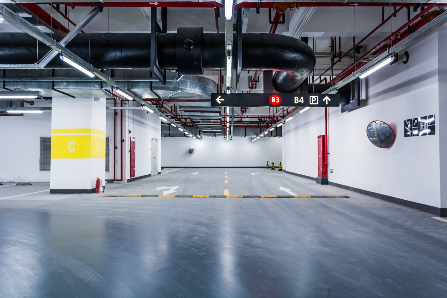 Editors%2 Fimages%2 F1663822555977 Empty Underground Parking Garage
