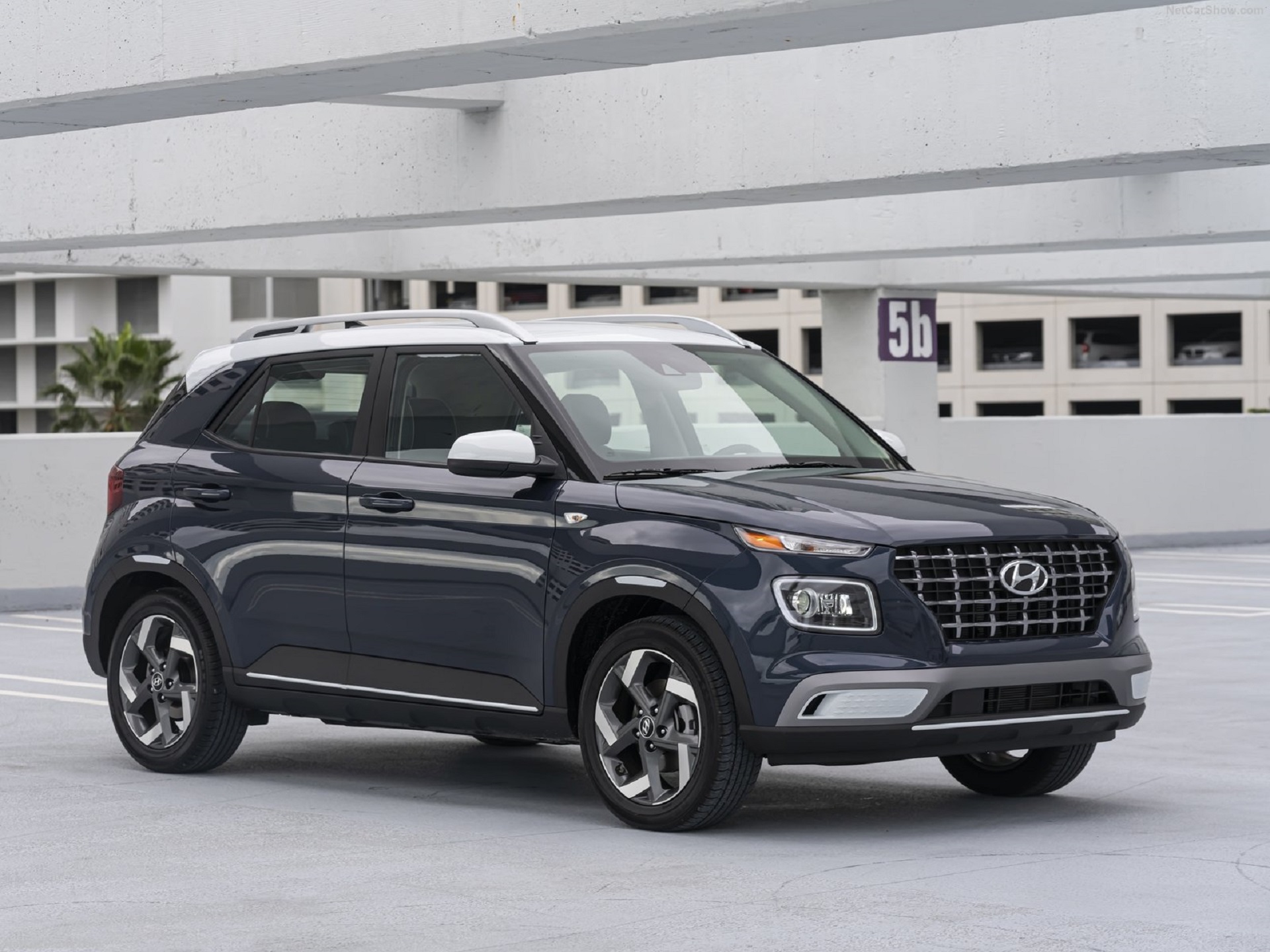 Editors%2 Fimages%2 F1664429452157 Hyundai Venue 2020 1600 01