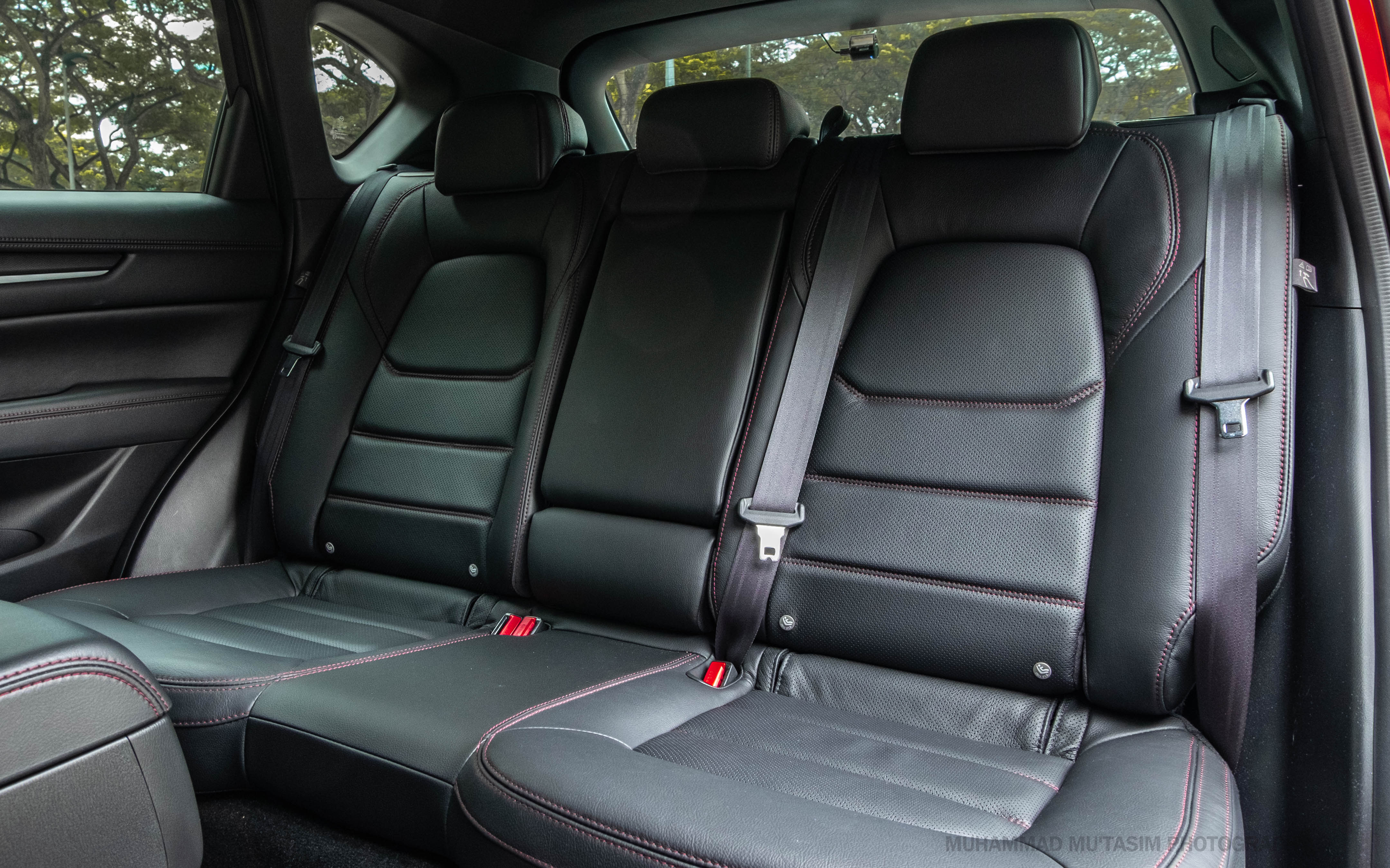 Editors%2 Fimages%2 F1666348609051 R+Bench