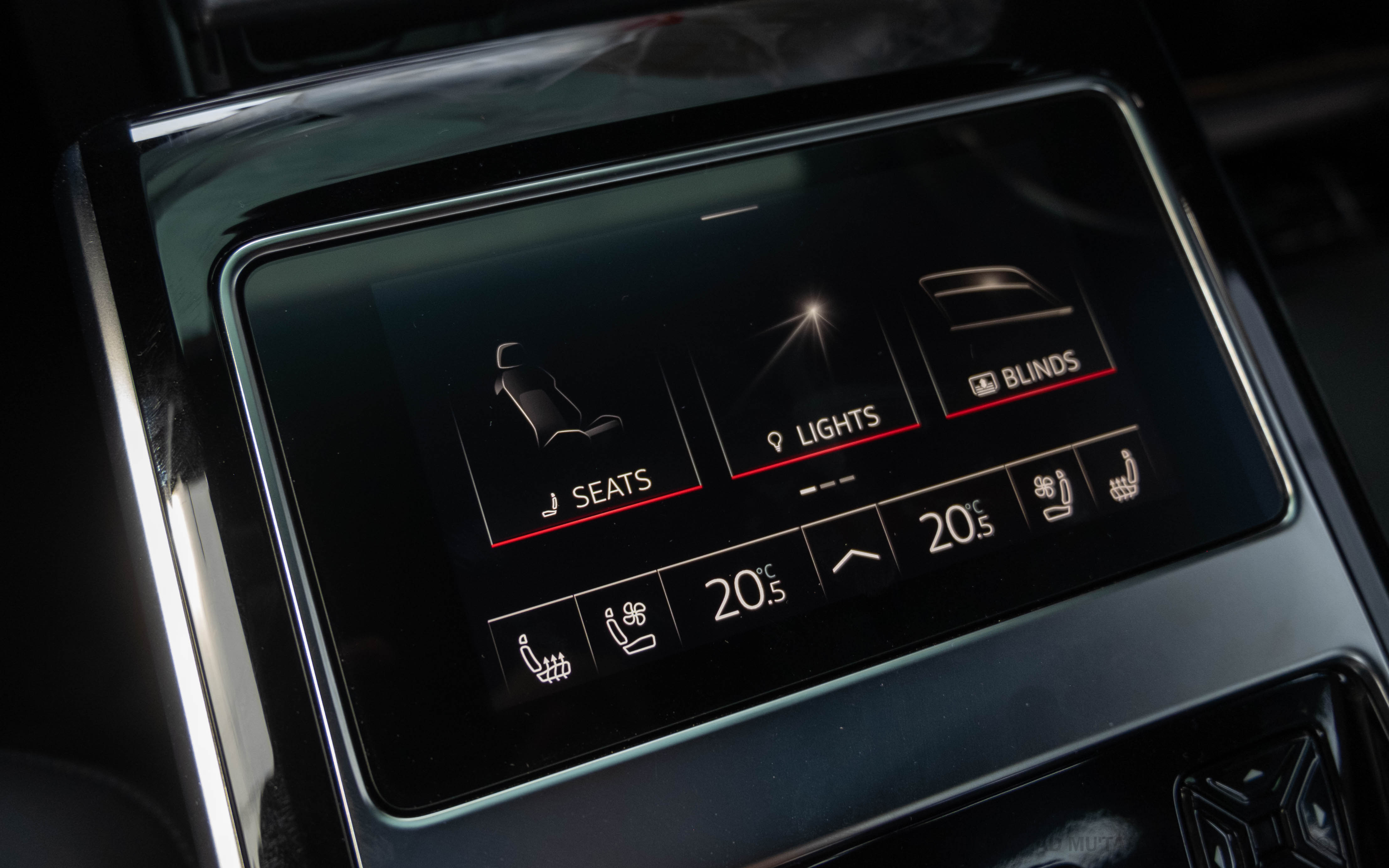 Editors%2 Fimages%2 F1669276220313 S8+Rear+Control+Panel+B