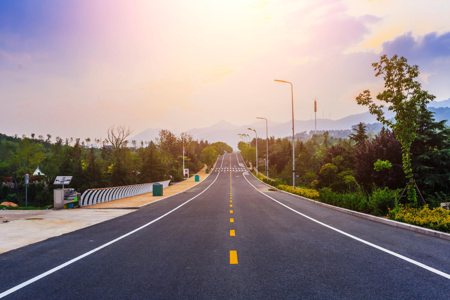 Editors%2 Fimages%2 F1669370892480 Line Drive Asphalt Countryside Cloud