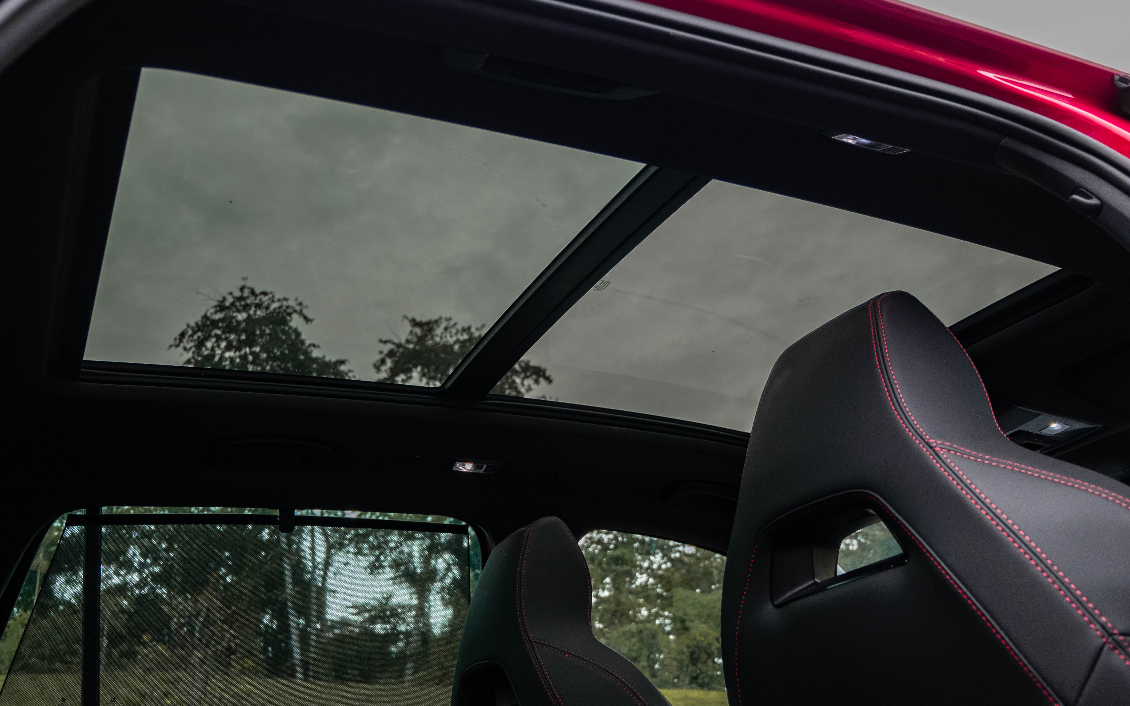 Editors%2 Fimages%2 F1673251420997 Moonroof