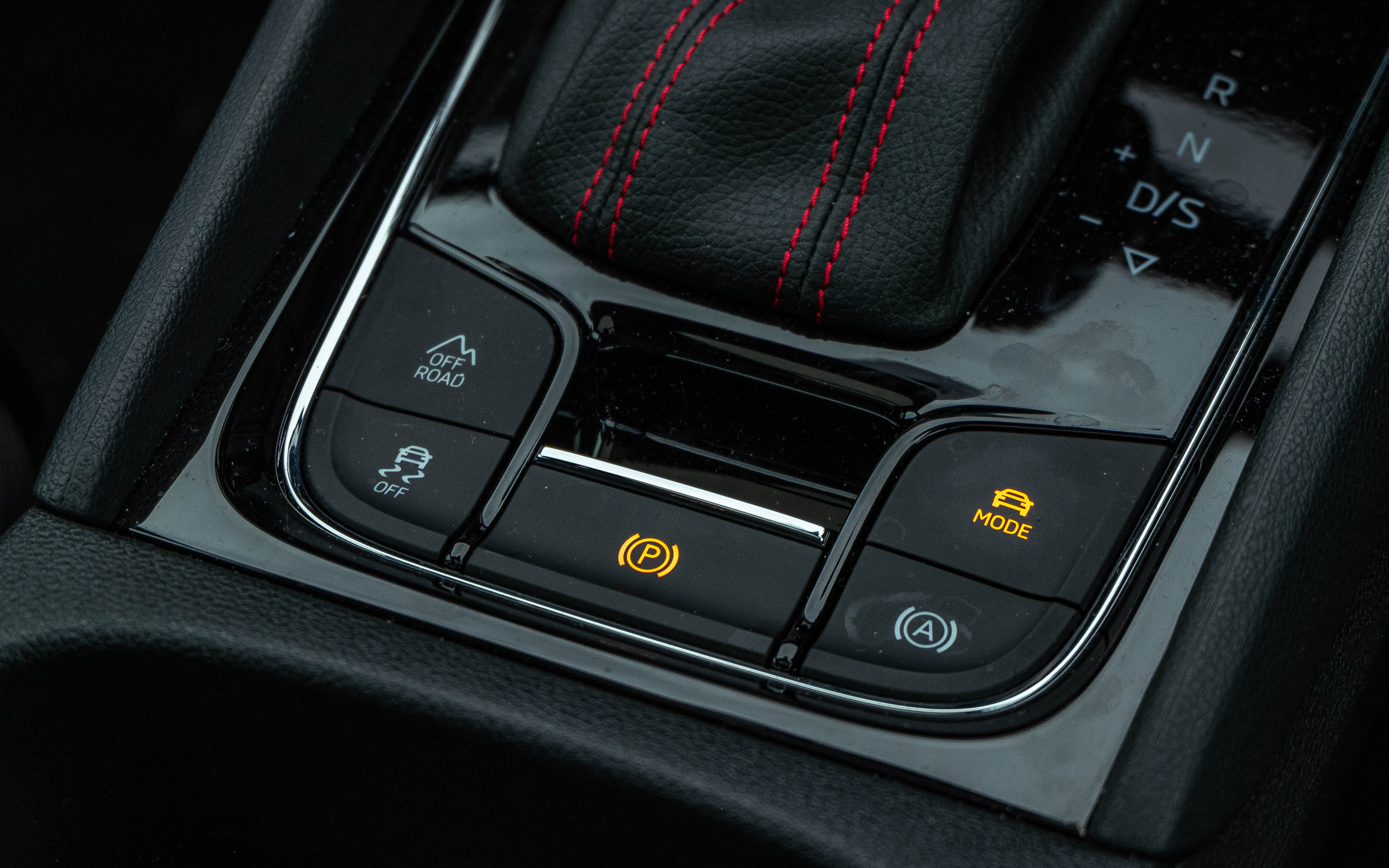 Editors%2 Fimages%2 F1673251582912 Interior C+Console+A