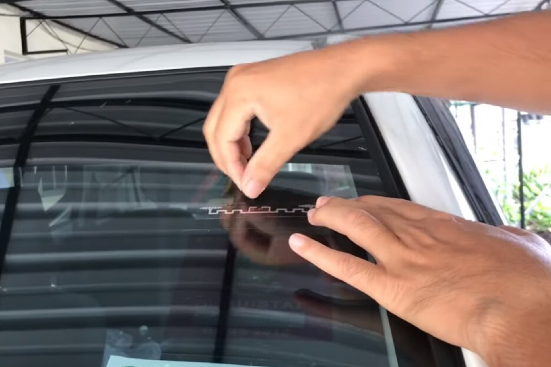 Editors%2 Fimages%2 F1673599915026 Fitting Rfid Tag