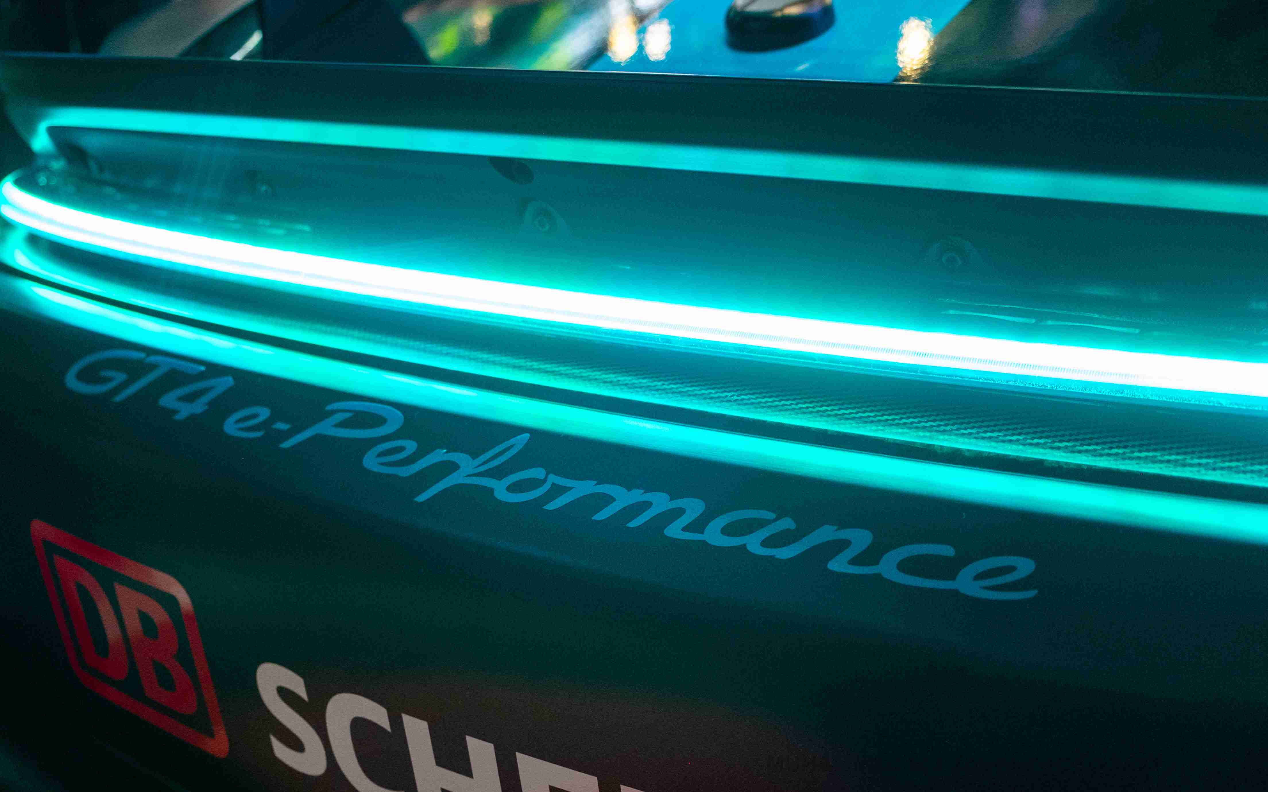 Editors%2 Fimages%2 F1694996392562 Gt4+E Performance+Lightbar