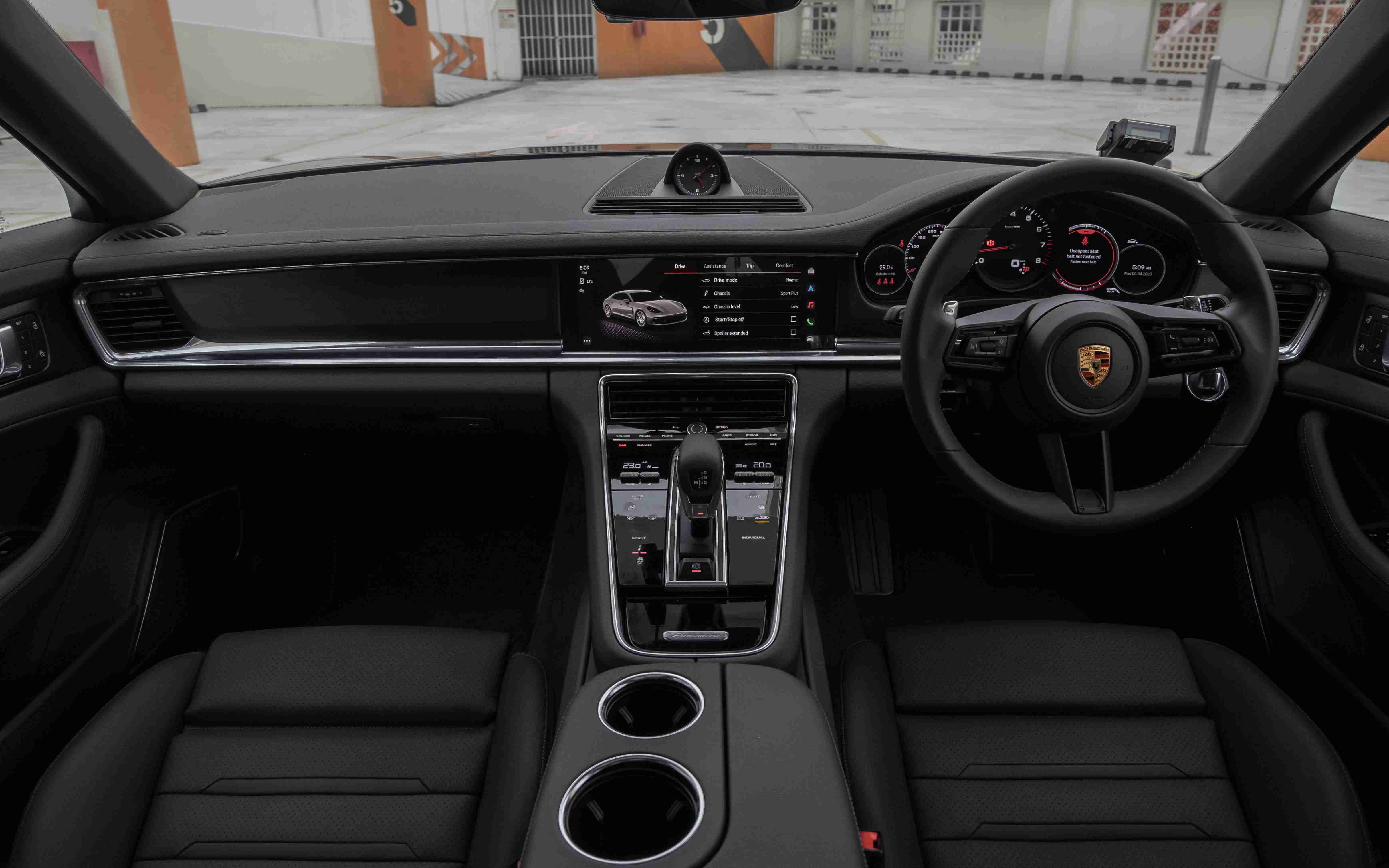 Editors%2 Fimages%2 F1697613343311 Panamera 9