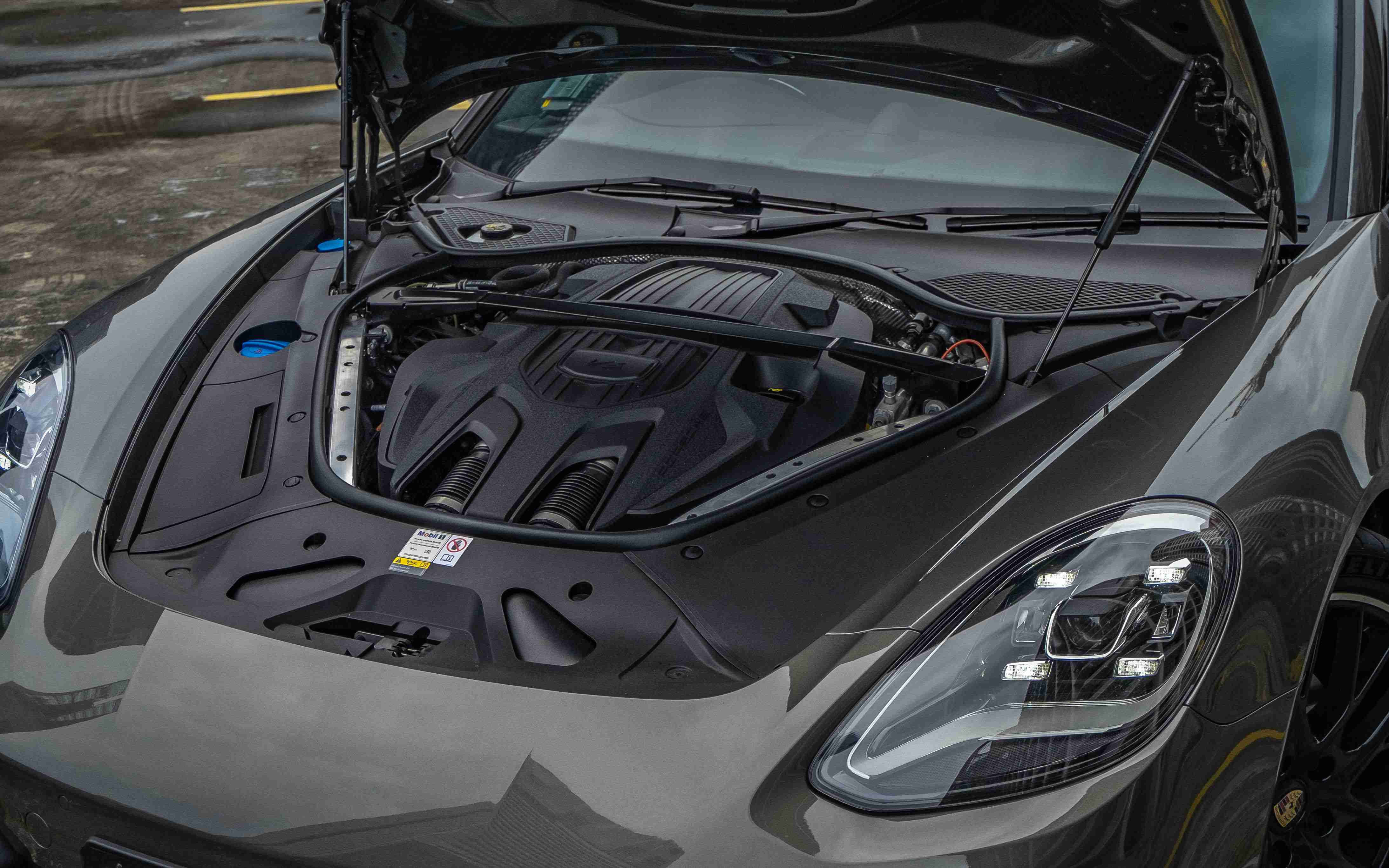 Editors%2 Fimages%2 F1697685390917 Panamera 8