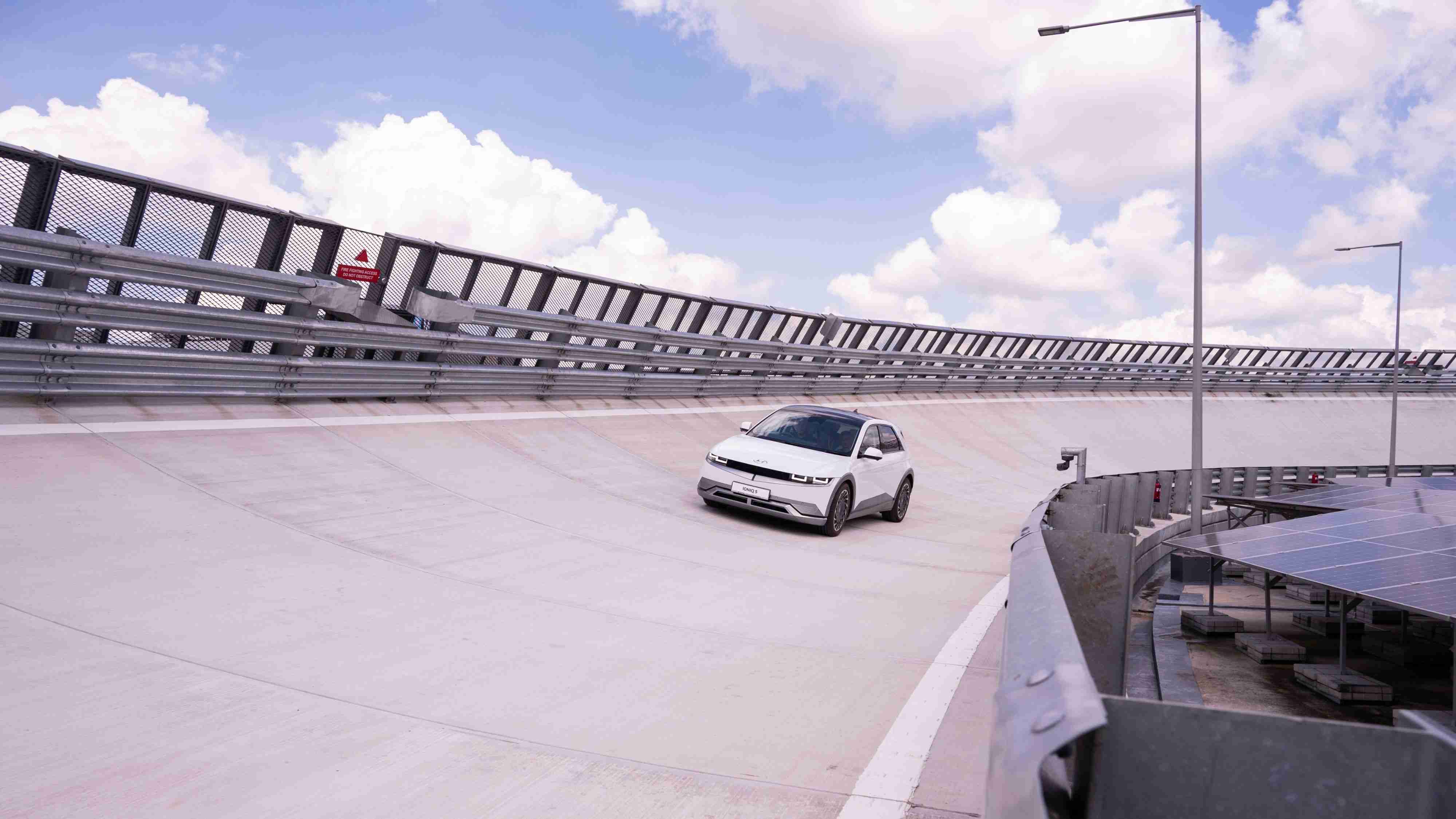 Editors%2 Fimages%2 F1700555969140 Hyundai 064 Fotor