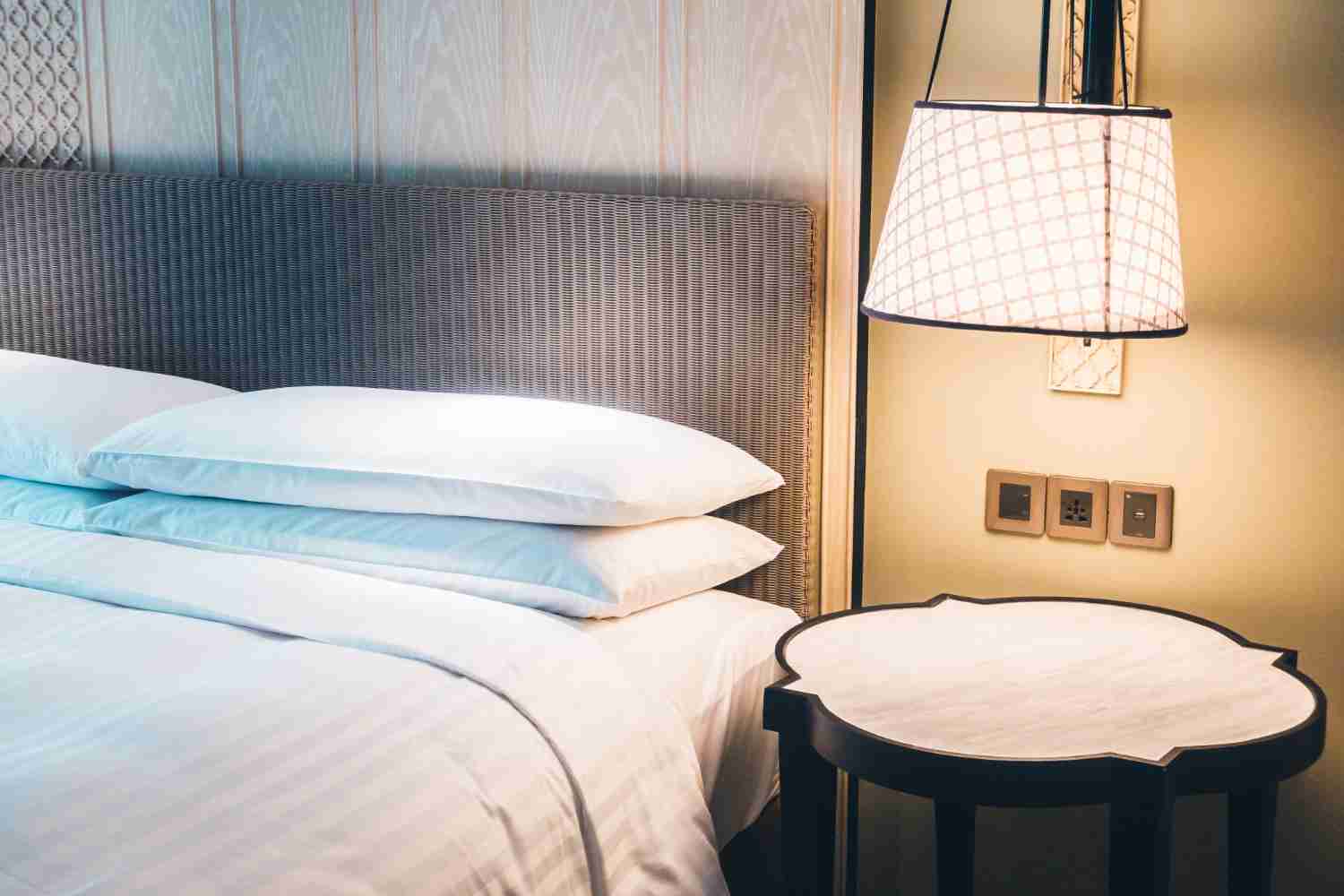 Editors%2 Fimages%2 F1700710408645 Apartment Comfortable Pillow Hotel Suite